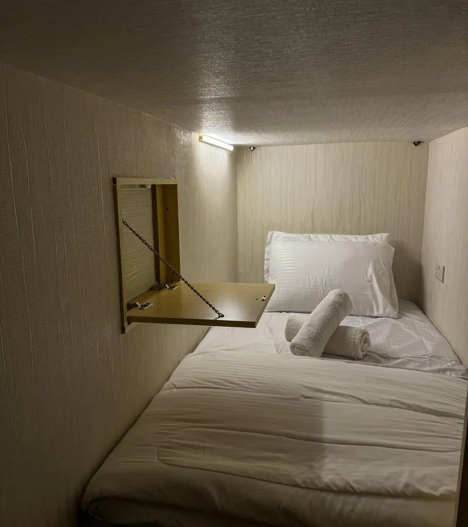 Capsule Hostel Room In Business Bay Near Downtown Dubaj